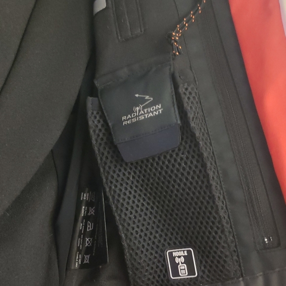 KJUS women"s evolve jacket. - Picture 9 of 9